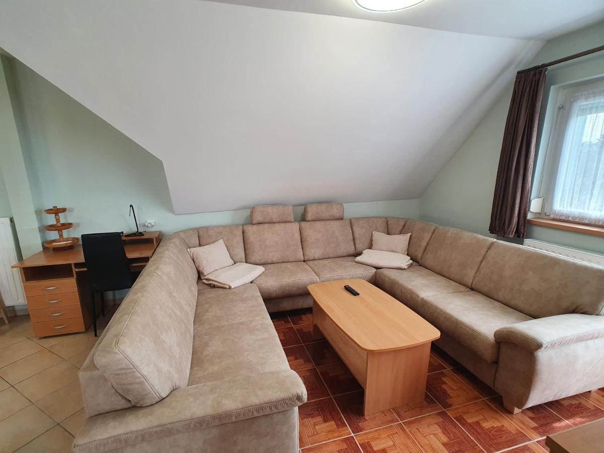 Krisztian Apartmanhaz 沃尼奥尔茨沃什海吉 外观 照片