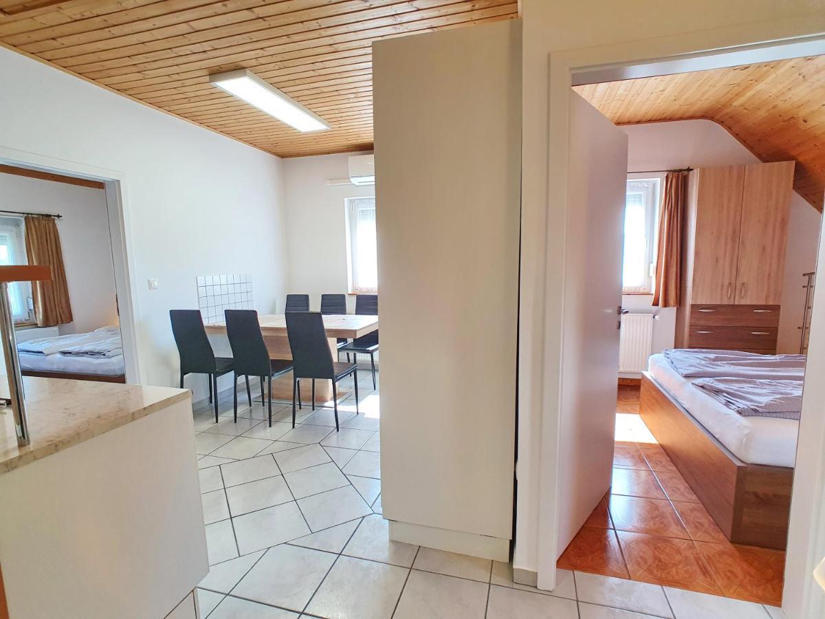 Krisztian Apartmanhaz 沃尼奥尔茨沃什海吉 外观 照片